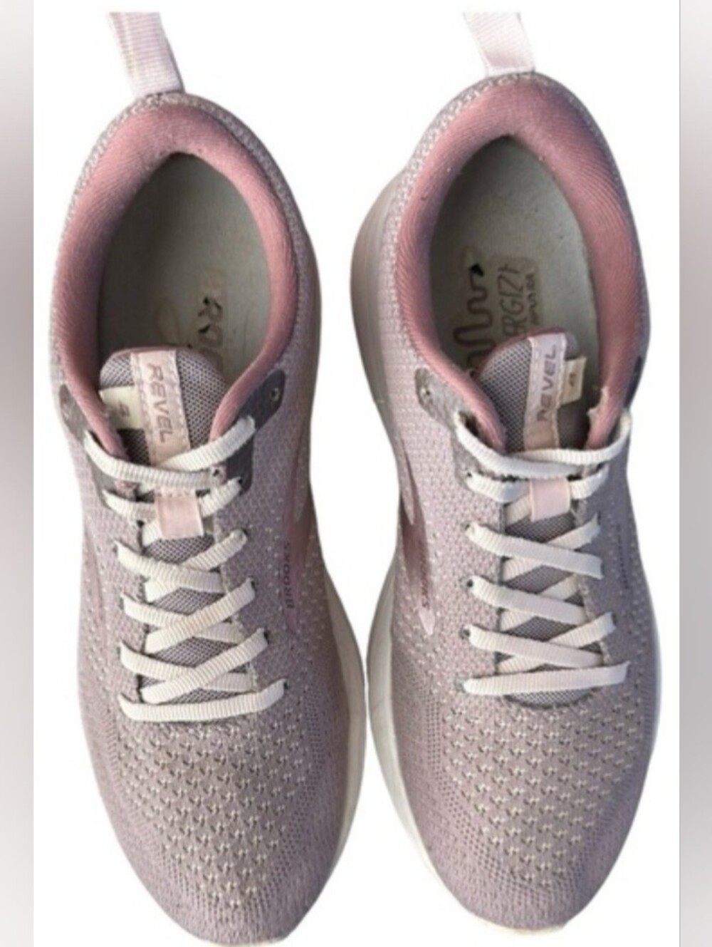 Brooks Revel 4, Size 8.5, Metallic Primrose, GUC